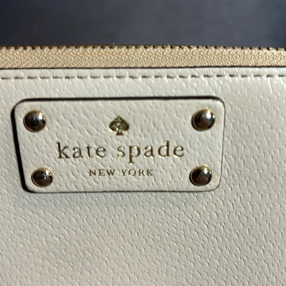 🌻 Kate Spade Wellesley Neda Leather Zip Around Wallet in Porcelain - Picture 4 of 12
